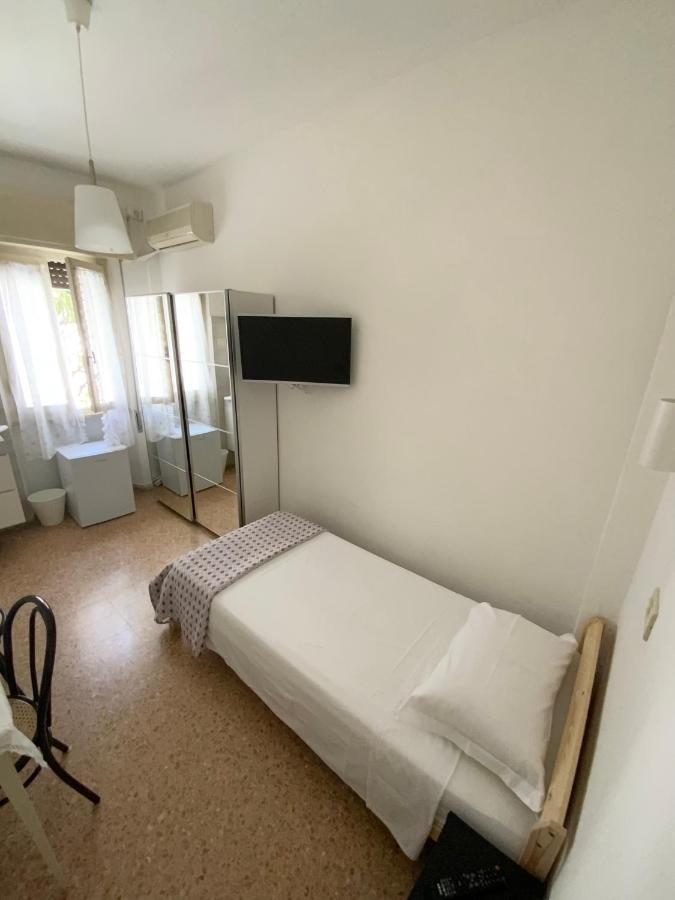 Hotel Naviglio مارينا دي بييتراسانْت المظهر الخارجي الصورة