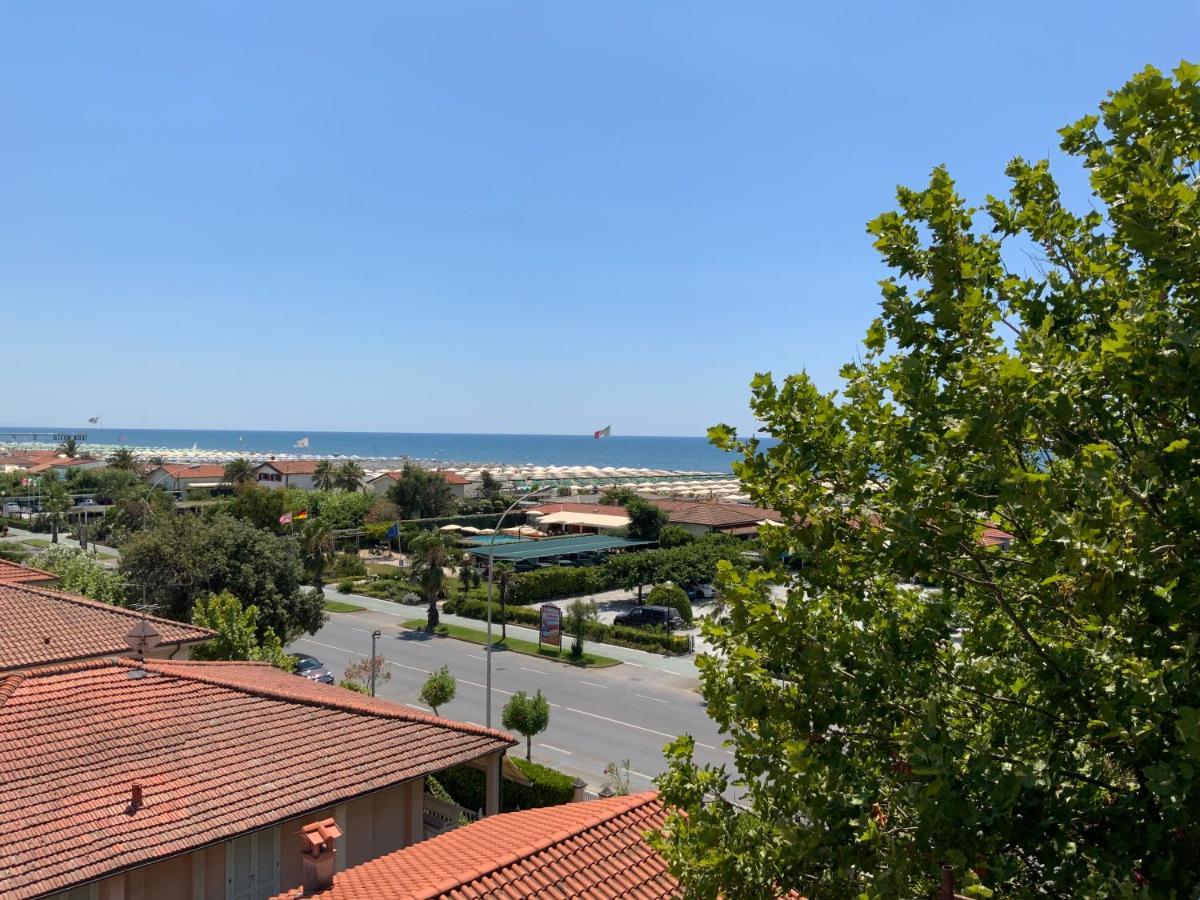 Hotel Naviglio مارينا دي بييتراسانْت المظهر الخارجي الصورة