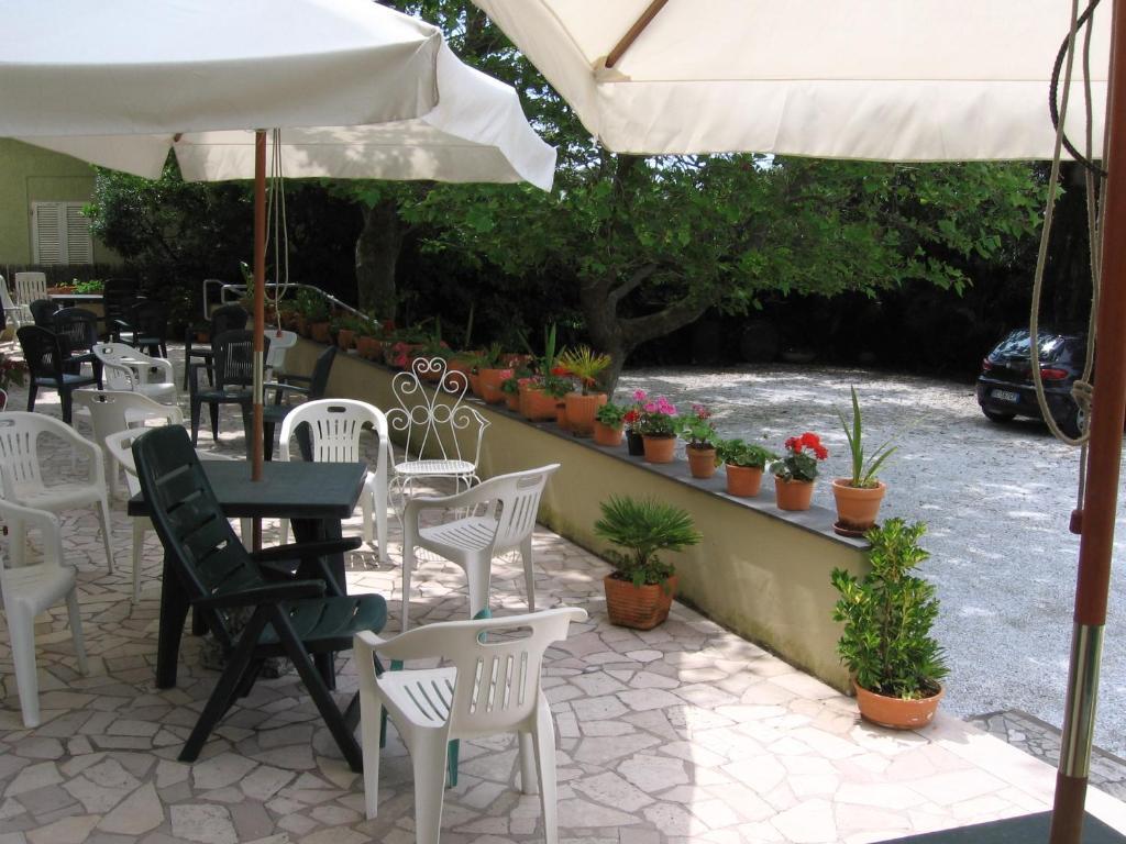 Hotel Naviglio مارينا دي بييتراسانْت المظهر الخارجي الصورة